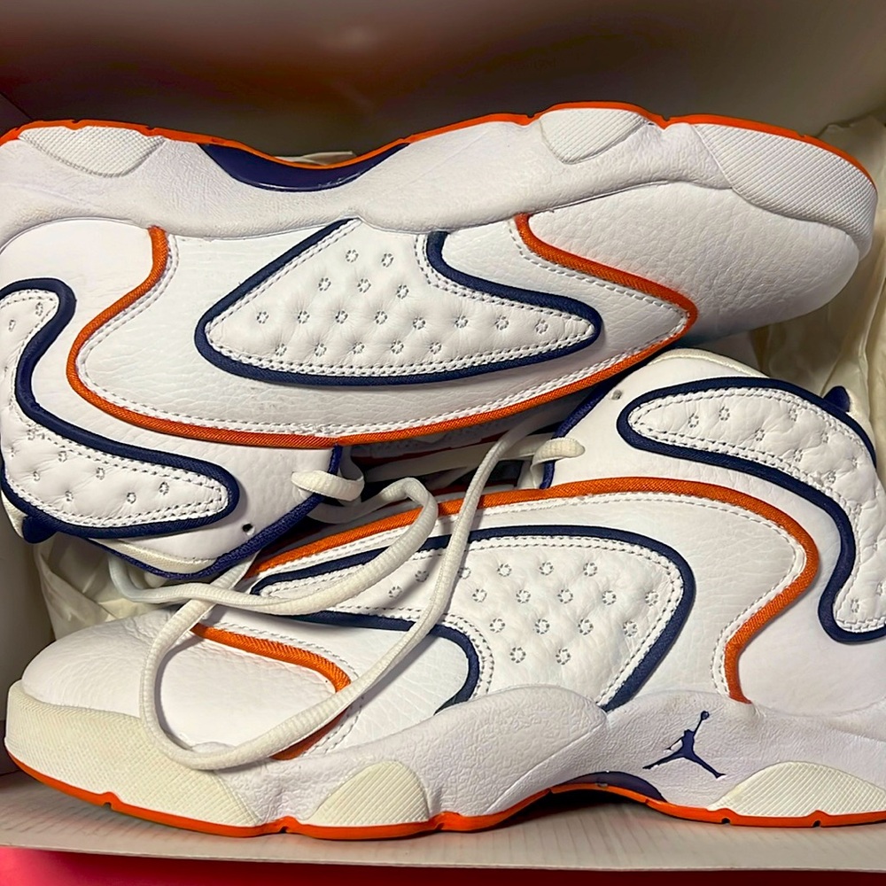 Brand new never worn Jordan’s 7.5 women’s
